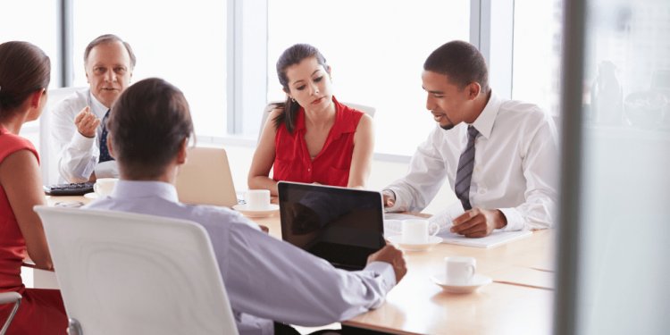 8 Tips to Increase the ROI of Your Staff Meetings
